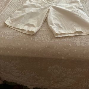 Liz Claiborne white Sloan shorts size 16